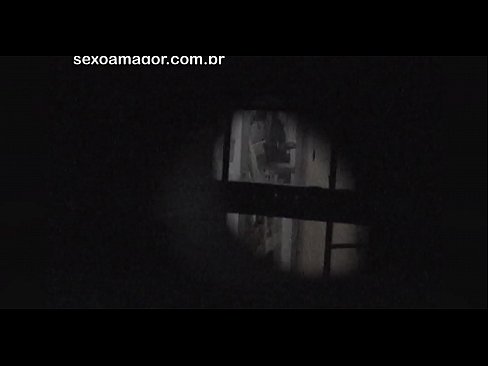 ❤️ Blondie word in die geheim video-opgeneem deur 'n buurtvoyeur wat agter hol bakstene versteek is ❤️❌ Anale pornografie op af.villagesexvideos.ru ﹏